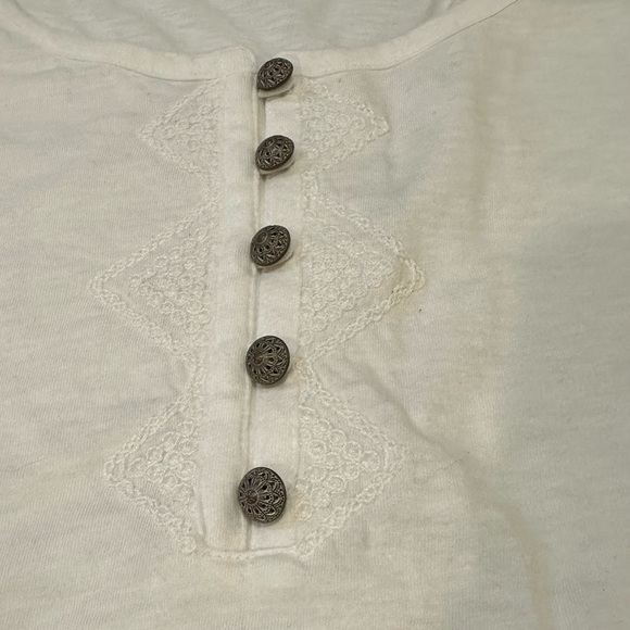 J. Jill Long Sleeve White Embroidered With Buttons Knit Shirt Size XL - Picture 3 of 6